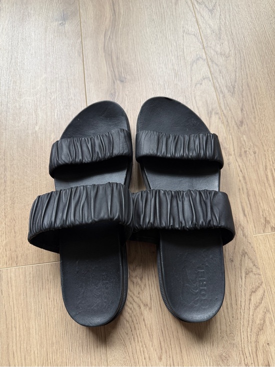 Sorel Shoes - Sorel women’s roaming leather sandals with double ruched straps size 12